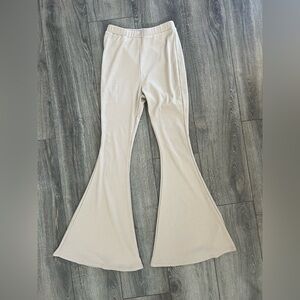 Princess Polly Rita Roberts Beige Flare Ribbed Pull on Knit Pants Size 4